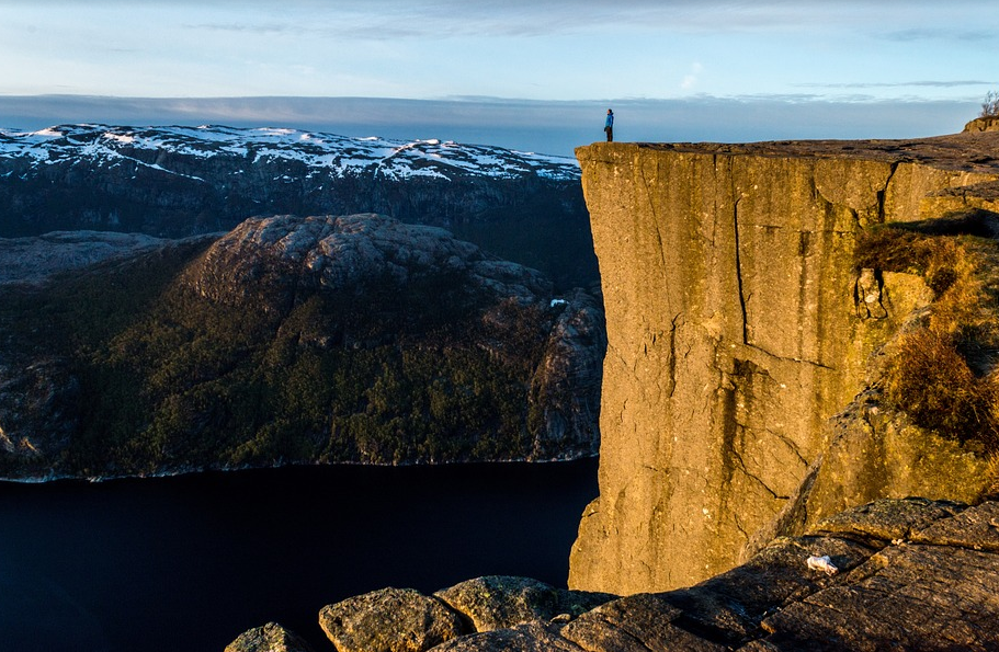 falaise Preikestolen