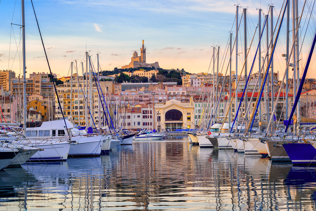 Yachts vieux port de Marseille, France