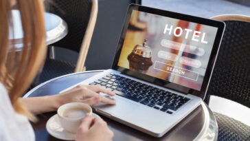 Réservation d'une chambre hôtel sur internet hébergement moins cher
