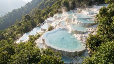 Terrasses calcaires et sources chaudes : Pamukkale, Mammoth Hot Springs et autres merveilles