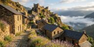 Au bout de cette vallée des Pyrénées se cache un village classé que les touristes ne trouvent jamais