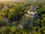 Sous la jungle de ce pays méconnu d'Amérique centrale dormait une cité de pierre oubliée depuis des siècles