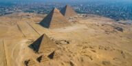 Sous le sable du plateau de Gizeh dormait un trésor oublié depuis des millénaires : ce que les archéologues viennent de ré...