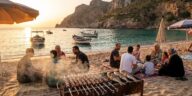 Activités sur les plages d'Algérie : de la plongée aux soirées grillades au bord de l'eau