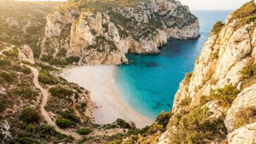 Crique secrète en Algérie : ces coins du littoral que l'on ne trouve sur aucune brochure