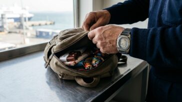 J'ai acheté mon chocolat trois fois moins cher qu'à Kuala Lumpur : au ferry du retour, un agent m'a demandé d'ouvrir mon sac