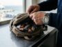 J'ai acheté mon chocolat trois fois moins cher qu'à Kuala Lumpur : au ferry du retour, un agent m'a demandé d'ouvrir mon sac