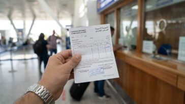 J'ai changé 400 € en dinars dès mon arrivée à Tunis juste pour être tranquille : au comptoir de l'aéroport, l'agent m'a ré...