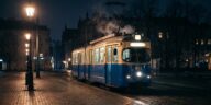 Les Cracoviens ne montent jamais dans un tram passé 23 h avec le titre qu'ils prennent en journée : le numéro affiché à l'...