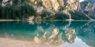 « On devait y rester trois jours, on y est restés dix » : ce lac turquoise de 35 km où il faut arriver avant 10 h