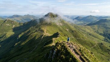 « On partait sur la côte chaque mois d'août » : depuis qu'on a découvert les monts du Cantal, on ne réserve plus ailleurs