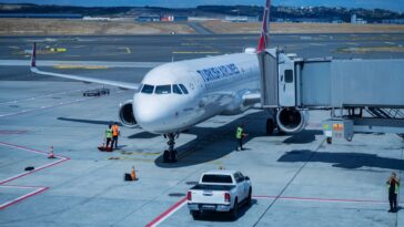 On pense une escale de 20 h à Istanbul forcément perdue, pourtant Turkish Airlines offre encore la nuit d'hôtel aux passag...