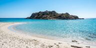 « On y est allé pour dix jours, on a failli ne plus rentrer » : ces eaux turquoise face aux îles grecques pour moitié prix