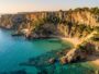 Plages de Béjaïa : les criques incontournables entre falaises et eaux cristallines