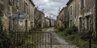 Village fantôme interdit d'accès : ces communes rayées de la carte mais toujours debout