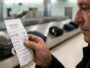 J'ai gardé tous les tickets des affaires rachetées en urgence pendant que ma valise était bloquée : la compagnie m'a viré ...