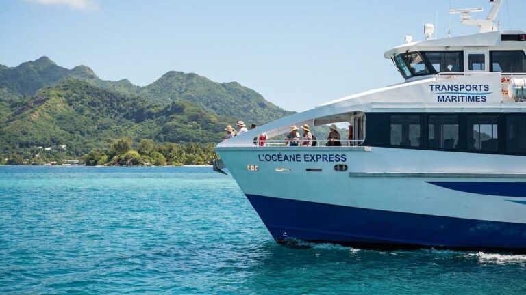 « On avait budgété des centaines d'euros de vols intérieurs » : ce ferry polynésien nous a coûté 24 000 XPF pour un mois e...