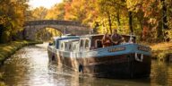 « On croyait qu'il fallait un permis bateau » : sur ce canal bourguignon, la semaine à quatre tombe à 400 € en automne
