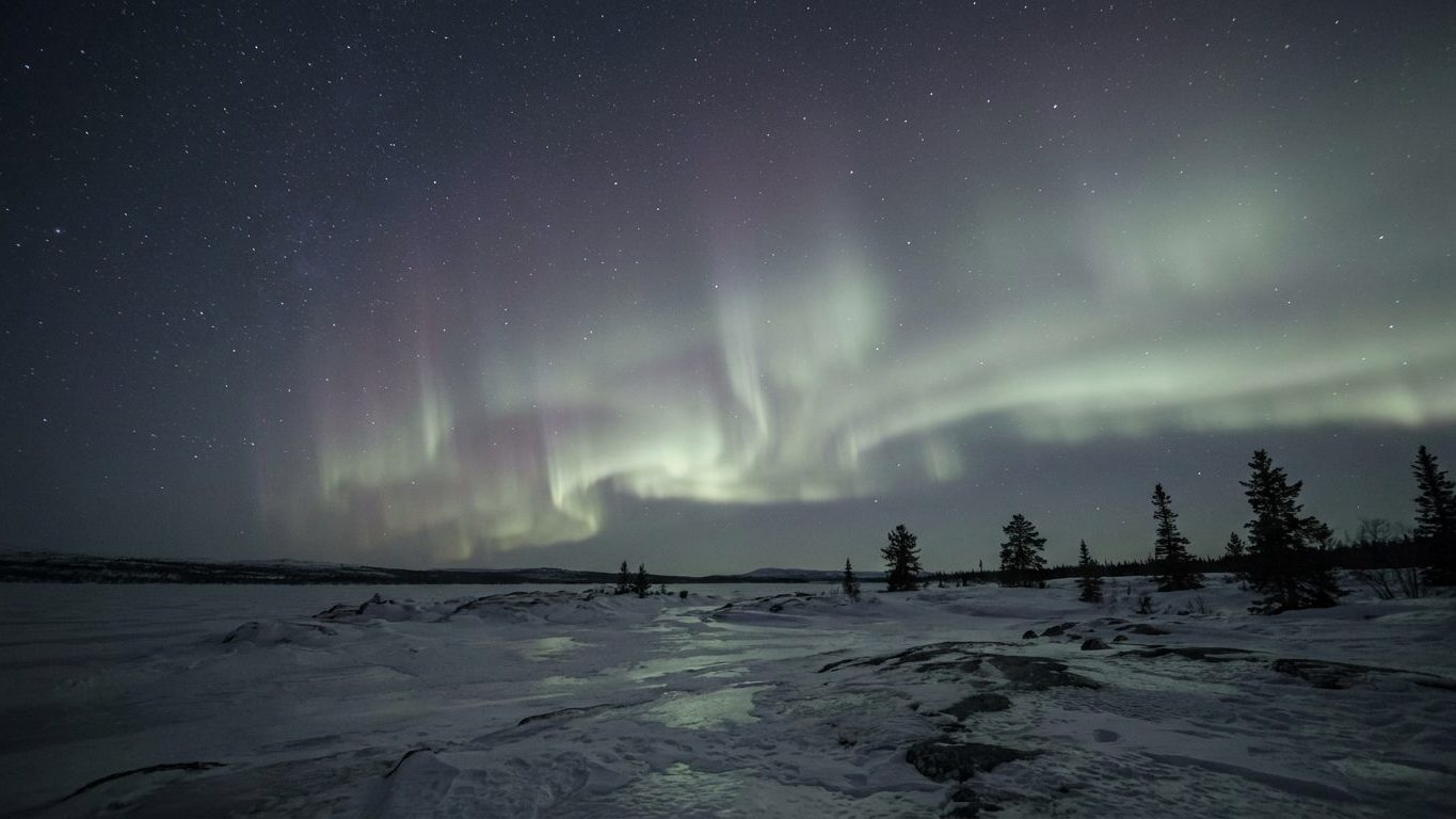 « On réservait Rovaniemi chaque hiver pour les aurores » : depuis qu'ils montent 500 km plus au nord, ils en voient sur le...