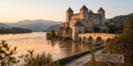 On réserve tous Prague pour son château et ses ponts, sauf que cette capitale voisine offre les mêmes avec 6 fois moins de...